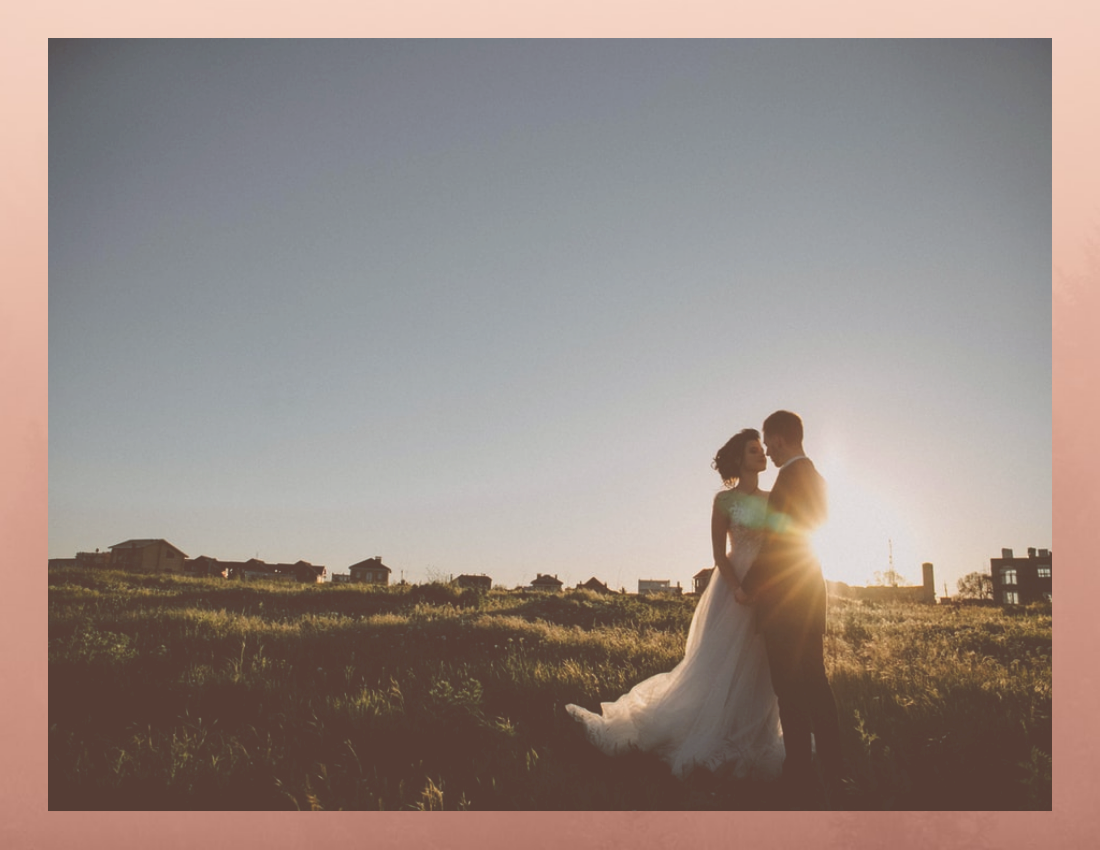 婚礼照相簿 模板。Romantic Memory Wedding Photo Book (由 Visual Paradigm Online 的婚礼照相簿软件制作)