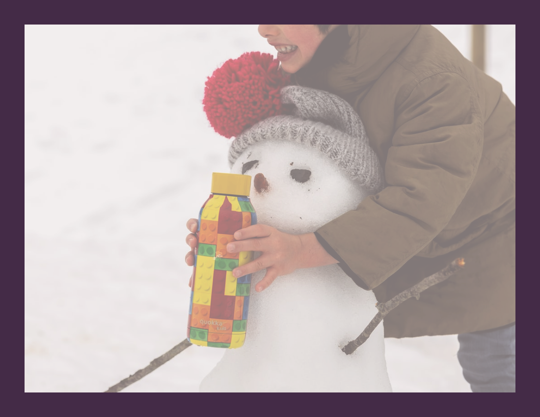 儿童照片簿 模板。Playtime In Winter Solstice Kids Photobook (由 Visual Paradigm Online 的儿童照片簿软件制作)